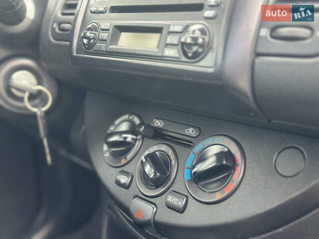 Черный Ниссан Ноут, объемом двигателя 1.4 л и пробегом 209 тыс. км за 5600 $, фото 39 на Automoto.ua