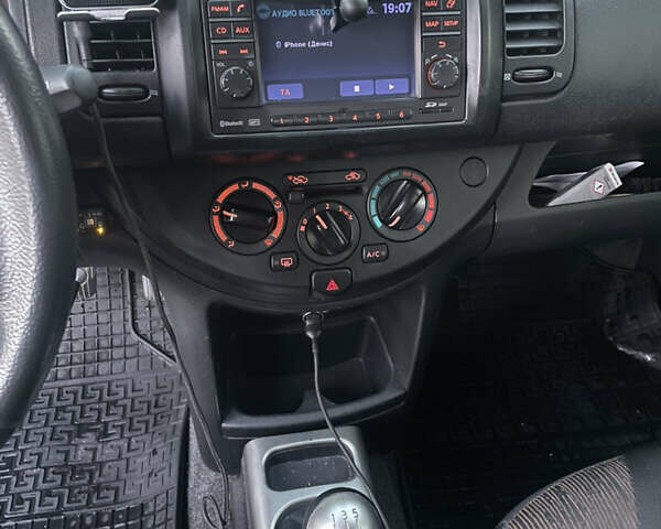 Черный Ниссан Ноут, объемом двигателя 1.39 л и пробегом 220 тыс. км за 5500 $, фото 8 на Automoto.ua