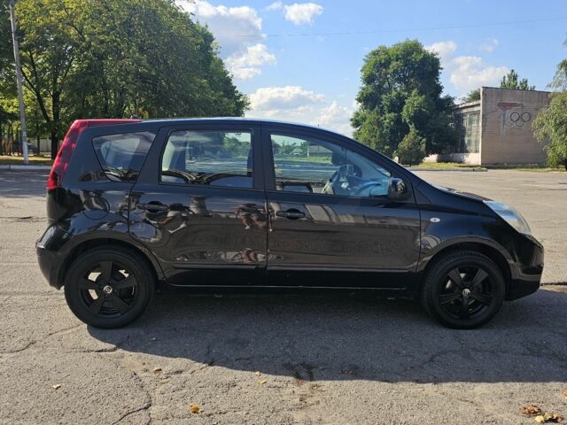 Чорний Ніссан Ноут, об'ємом двигуна 1.4 л та пробігом 180 тис. км за 6100 $, фото 4 на Automoto.ua