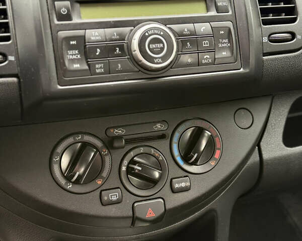 Черный Ниссан Ноут, объемом двигателя 1.4 л и пробегом 156 тыс. км за 5900 $, фото 29 на Automoto.ua