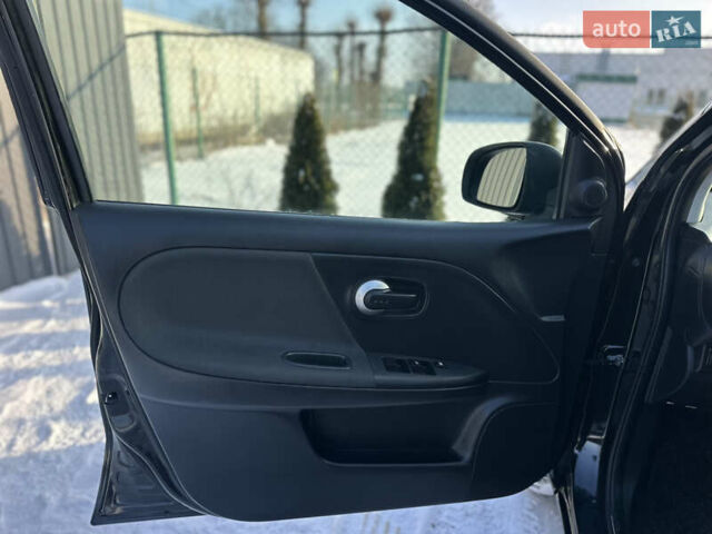 Чорний Ніссан Ноут, об'ємом двигуна 1.39 л та пробігом 235 тис. км за 6000 $, фото 18 на Automoto.ua