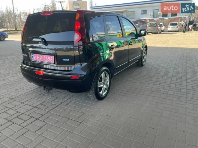 Черный Ниссан Ноут, объемом двигателя 1.4 л и пробегом 240 тыс. км за 5600 $, фото 4 на Automoto.ua