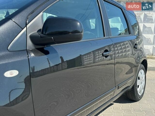 Черный Ниссан Ноут, объемом двигателя 1.4 л и пробегом 219 тыс. км за 5500 $, фото 4 на Automoto.ua