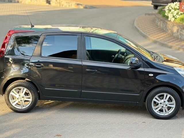 Черный Ниссан Ноут, объемом двигателя 1.6 л и пробегом 156 тыс. км за 7500 $, фото 4 на Automoto.ua