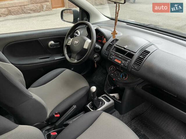 Черный Ниссан Ноут, объемом двигателя 1.4 л и пробегом 203 тыс. км за 5750 $, фото 18 на Automoto.ua