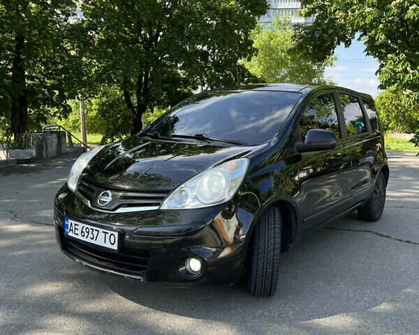 Черный Ниссан Ноут, объемом двигателя 1.6 л и пробегом 270 тыс. км за 6700 $, фото 2 на Automoto.ua