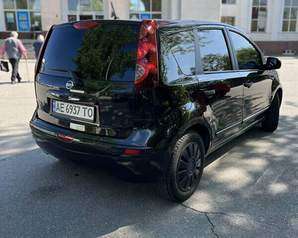 Черный Ниссан Ноут, объемом двигателя 1.6 л и пробегом 270 тыс. км за 6700 $, фото 5 на Automoto.ua