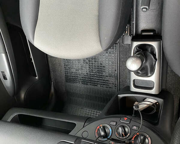 Черный Ниссан Ноут, объемом двигателя 1.4 л и пробегом 203 тыс. км за 5750 $, фото 12 на Automoto.ua