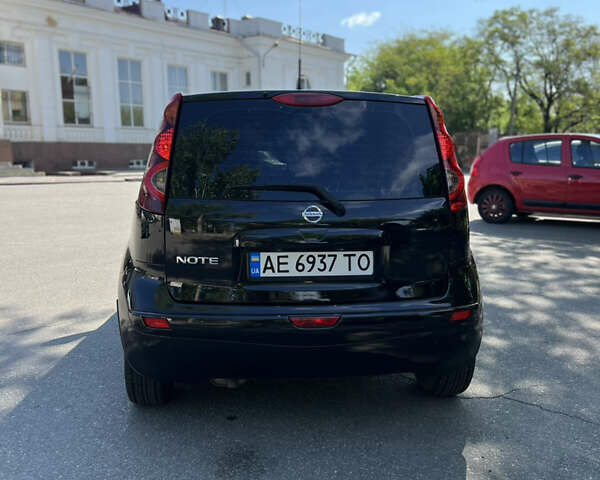 Черный Ниссан Ноут, объемом двигателя 1.6 л и пробегом 270 тыс. км за 6700 $, фото 6 на Automoto.ua