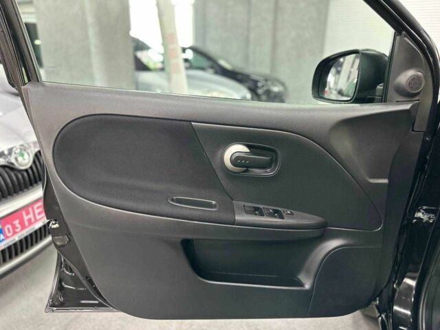 Черный Ниссан Ноут, объемом двигателя 1.4 л и пробегом 125 тыс. км за 6999 $, фото 12 на Automoto.ua