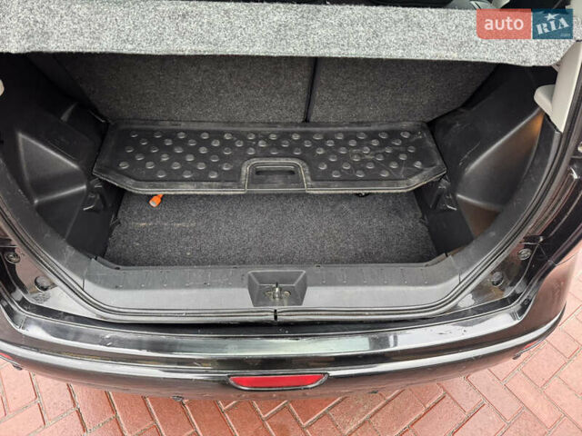 Черный Ниссан Ноут, объемом двигателя 1.6 л и пробегом 237 тыс. км за 7700 $, фото 9 на Automoto.ua