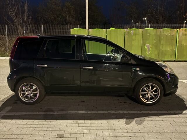 Черный Ниссан Ноут, объемом двигателя 1.6 л и пробегом 165 тыс. км за 8000 $, фото 6 на Automoto.ua