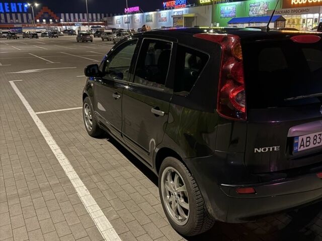 Черный Ниссан Ноут, объемом двигателя 1.6 л и пробегом 165 тыс. км за 8000 $, фото 4 на Automoto.ua