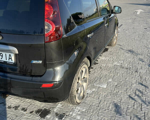 Черный Ниссан Ноут, объемом двигателя 1.5 л и пробегом 249 тыс. км за 5600 $, фото 3 на Automoto.ua