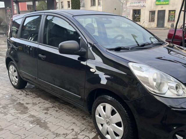 Черный Ниссан Ноут, объемом двигателя 1.4 л и пробегом 246 тыс. км за 7200 $, фото 2 на Automoto.ua