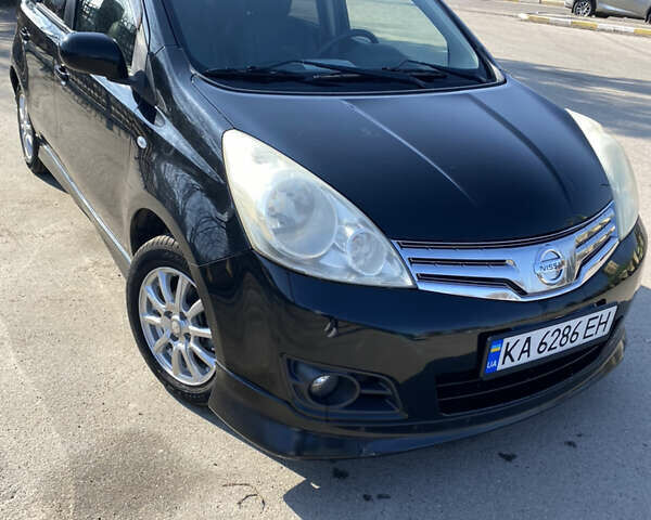 Черный Ниссан Ноут, объемом двигателя 1.5 л и пробегом 96 тыс. км за 6500 $, фото 1 на Automoto.ua