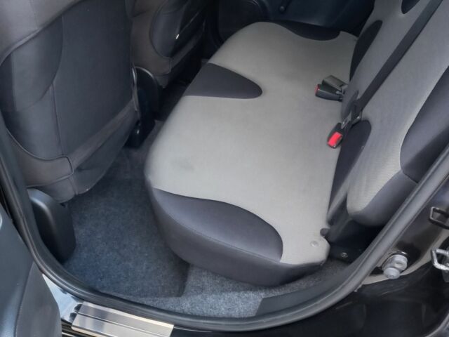 Чорний Ніссан Ноут, об'ємом двигуна 1.4 л та пробігом 100 тис. км за 6700 $, фото 6 на Automoto.ua