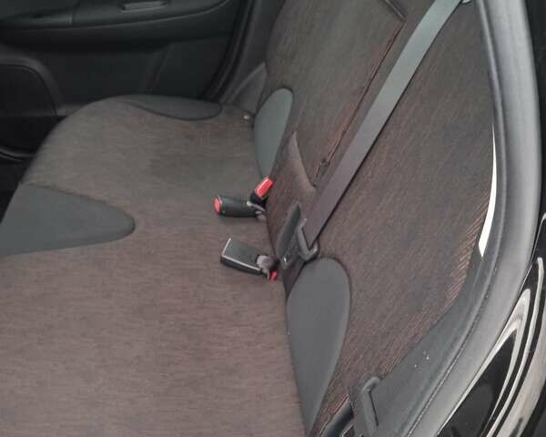 Чорний Ніссан Ноут, об'ємом двигуна 1.4 л та пробігом 195 тис. км за 5550 $, фото 14 на Automoto.ua