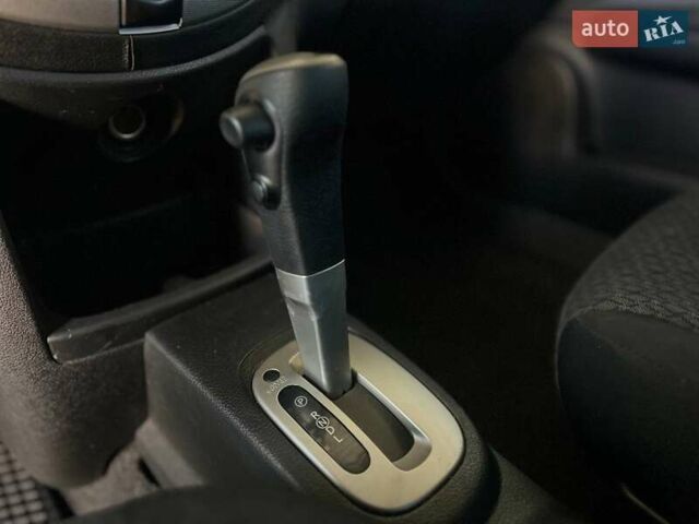 Чорний Ніссан Ноут, об'ємом двигуна 1.39 л та пробігом 118 тис. км за 7699 $, фото 12 на Automoto.ua