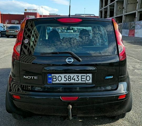 Черный Ниссан Ноут, объемом двигателя 1.39 л и пробегом 210 тыс. км за 5300 $, фото 4 на Automoto.ua