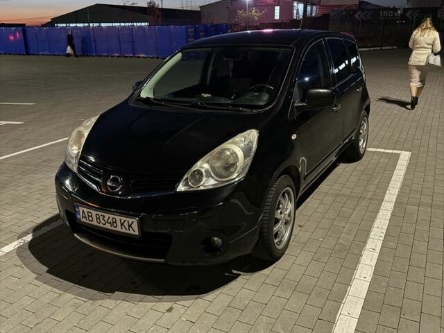 Черный Ниссан Ноут, объемом двигателя 1.6 л и пробегом 165 тыс. км за 8000 $, фото 2 на Automoto.ua