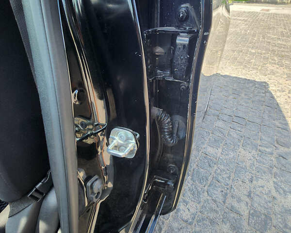 Черный Ниссан Ноут, объемом двигателя 1.2 л и пробегом 60 тыс. км за 8500 $, фото 10 на Automoto.ua