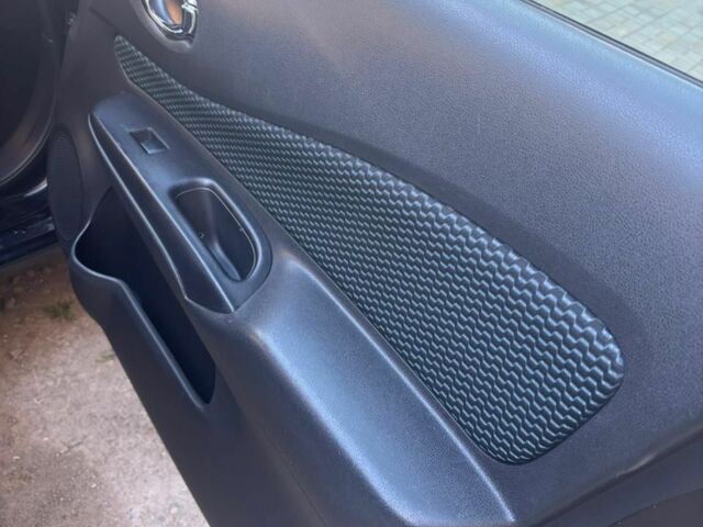 Черный Ниссан Ноут, объемом двигателя 1.2 л и пробегом 60 тыс. км за 7800 $, фото 7 на Automoto.ua