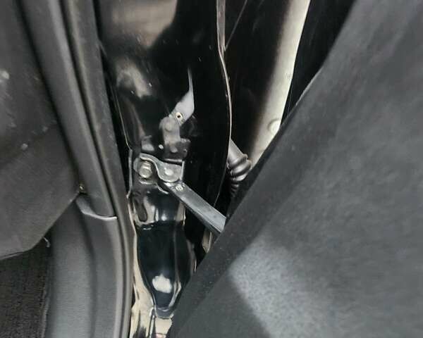 Чорний Ніссан Ноут, об'ємом двигуна 1.2 л та пробігом 60 тис. км за 7950 $, фото 12 на Automoto.ua