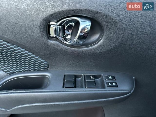 Черный Ниссан Ноут, объемом двигателя 1.6 л и пробегом 128 тыс. км за 7500 $, фото 35 на Automoto.ua