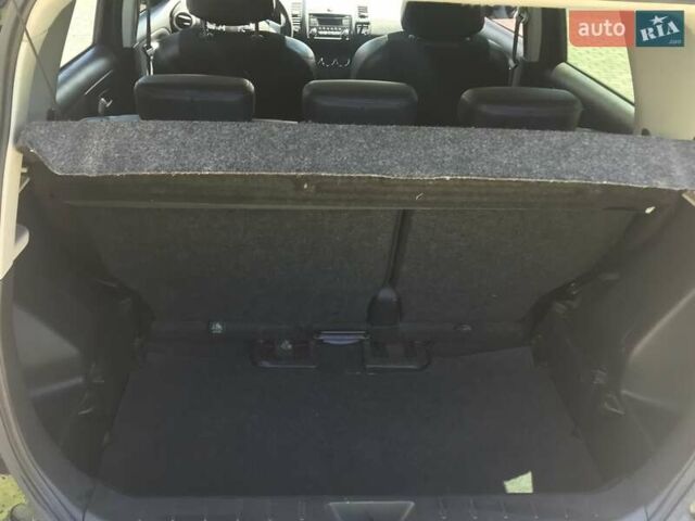 Чорний Ніссан Ноут, об'ємом двигуна 1.4 л та пробігом 155 тис. км за 6995 $, фото 7 на Automoto.ua