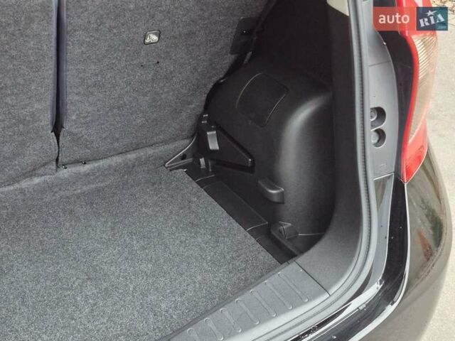 Черный Ниссан Ноут, объемом двигателя 1.2 л и пробегом 65 тыс. км за 8900 $, фото 44 на Automoto.ua