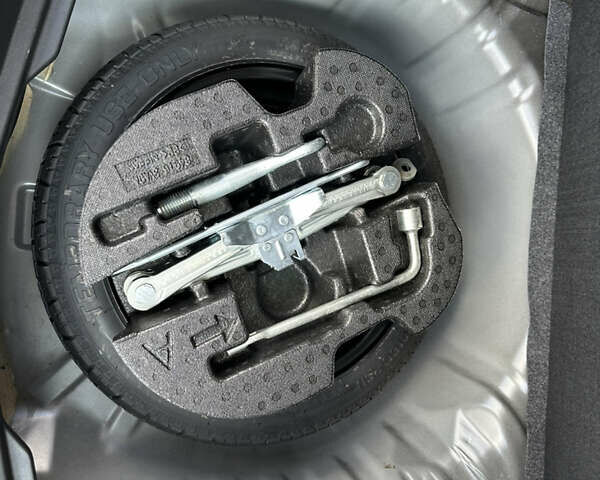 Чорний Ніссан Ноут, об'ємом двигуна 1.2 л та пробігом 89 тис. км за 10100 $, фото 25 на Automoto.ua