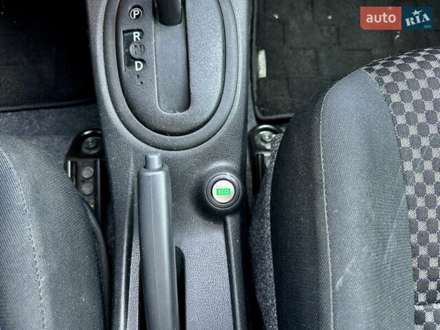 Чорний Ніссан Ноут, об'ємом двигуна 1.2 л та пробігом 89 тис. км за 10100 $, фото 16 на Automoto.ua