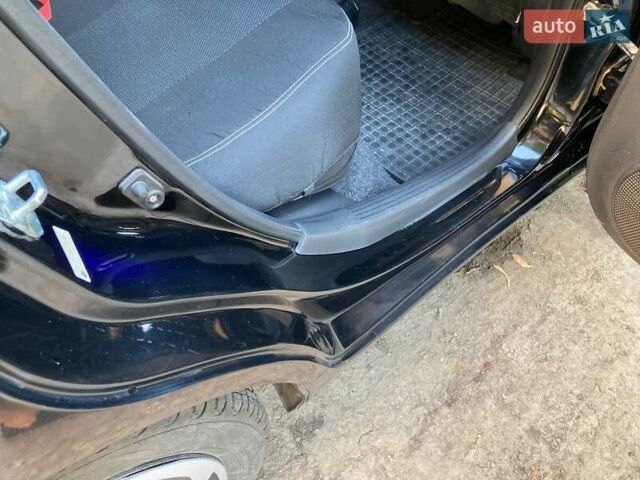 Черный Ниссан Ноут, объемом двигателя 1.6 л и пробегом 180 тыс. км за 9500 $, фото 23 на Automoto.ua