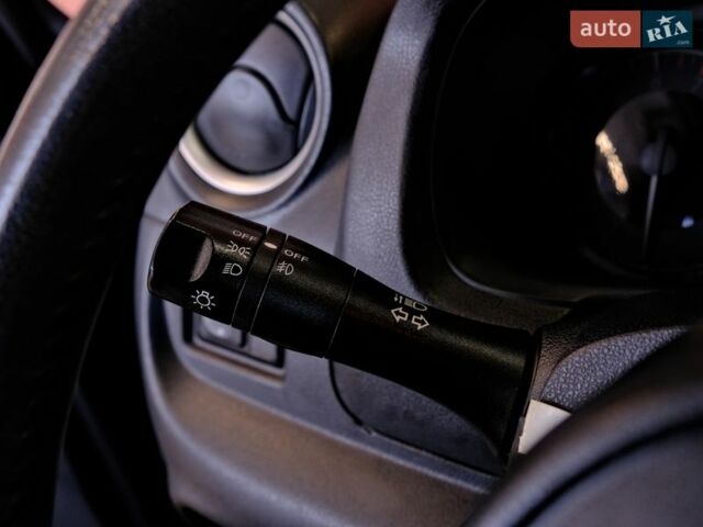 Чорний Ніссан Ноут, об'ємом двигуна 1.6 л та пробігом 94 тис. км за 10900 $, фото 17 на Automoto.ua