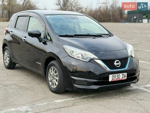 Чорний Ніссан Ноут, об'ємом двигуна 1.2 л та пробігом 39 тис. км за 10950 $, фото 4 на Automoto.ua