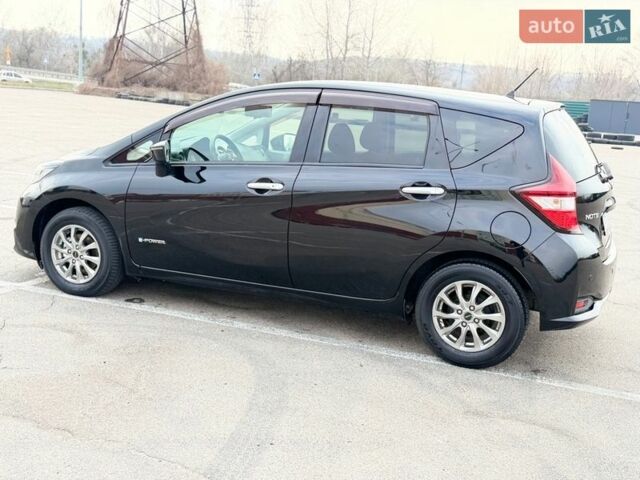 Чорний Ніссан Ноут, об'ємом двигуна 1.2 л та пробігом 39 тис. км за 10950 $, фото 3 на Automoto.ua