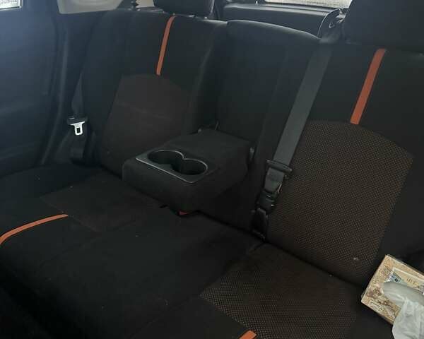 Черный Ниссан Ноут, объемом двигателя 1.6 л и пробегом 140 тыс. км за 3000 $, фото 6 на Automoto.ua