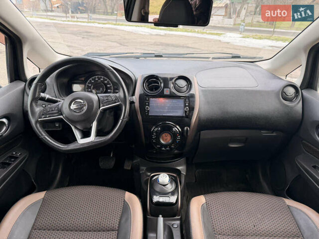Чорний Ніссан Ноут, об'ємом двигуна 1.2 л та пробігом 37 тис. км за 12000 $, фото 18 на Automoto.ua