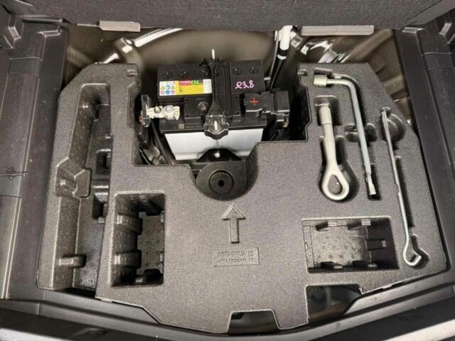 Чорний Ніссан Ноут, об'ємом двигуна 1.2 л та пробігом 37 тис. км за 12000 $, фото 10 на Automoto.ua