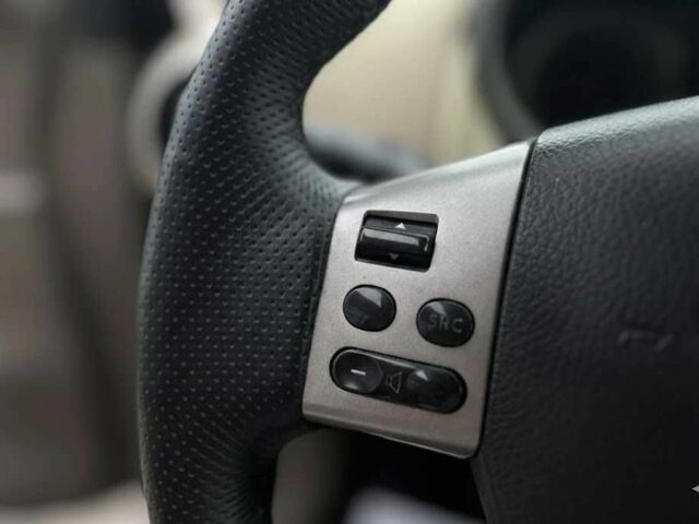 Чорний Ніссан Ноут, об'ємом двигуна 1.6 л та пробігом 315 тис. км за 4700 $, фото 12 на Automoto.ua