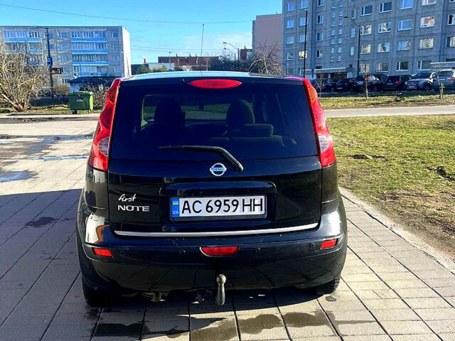 Черный Ниссан Ноут, объемом двигателя 1.6 л и пробегом 332 тыс. км за 5100 $, фото 2 на Automoto.ua