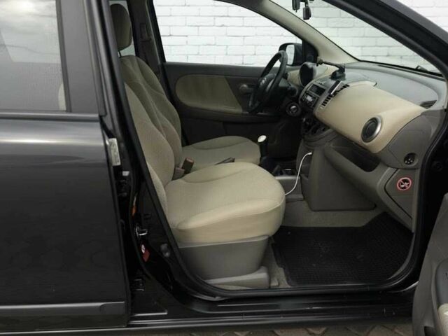 Чорний Ніссан Ноут, об'ємом двигуна 1.6 л та пробігом 315 тис. км за 4700 $, фото 7 на Automoto.ua