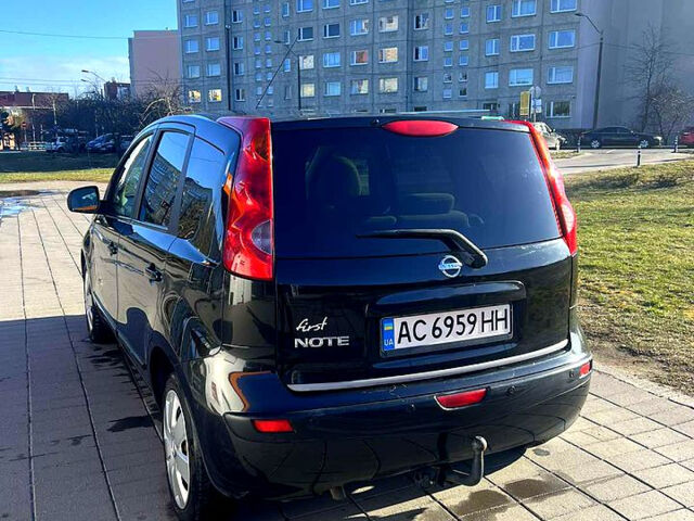 Черный Ниссан Ноут, объемом двигателя 1.6 л и пробегом 332 тыс. км за 5100 $, фото 1 на Automoto.ua