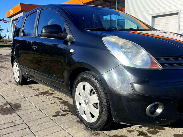 Черный Ниссан Ноут, объемом двигателя 1.6 л и пробегом 332 тыс. км за 5100 $, фото 4 на Automoto.ua