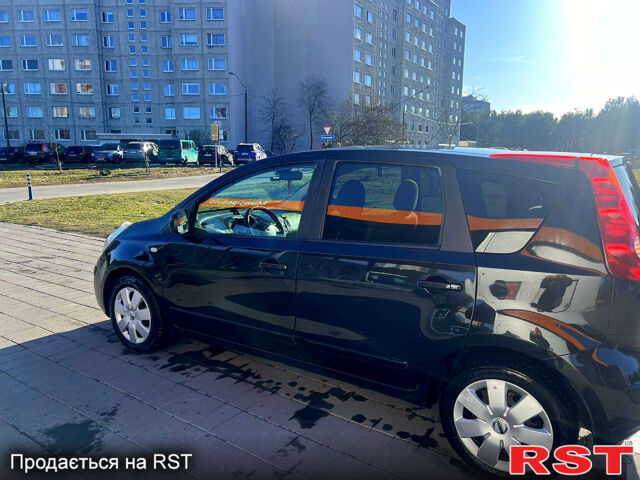 Черный Ниссан Ноут, объемом двигателя 1.6 л и пробегом 332 тыс. км за 5100 $, фото 3 на Automoto.ua