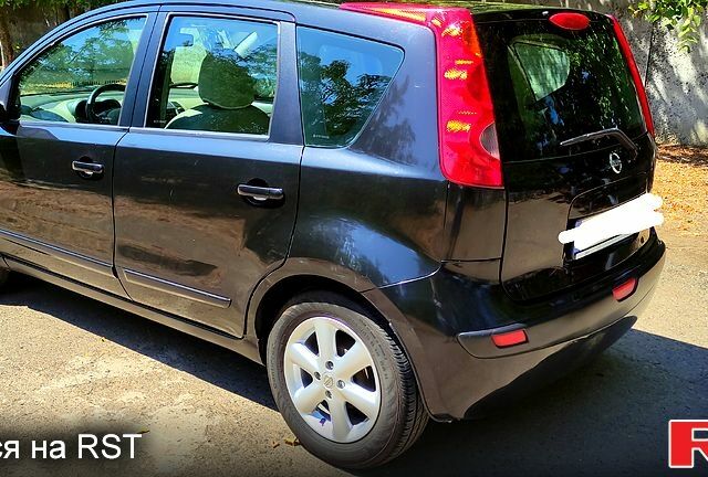 Черный Ниссан Ноут, объемом двигателя 1.5 л и пробегом 180 тыс. км за 4800 $, фото 2 на Automoto.ua