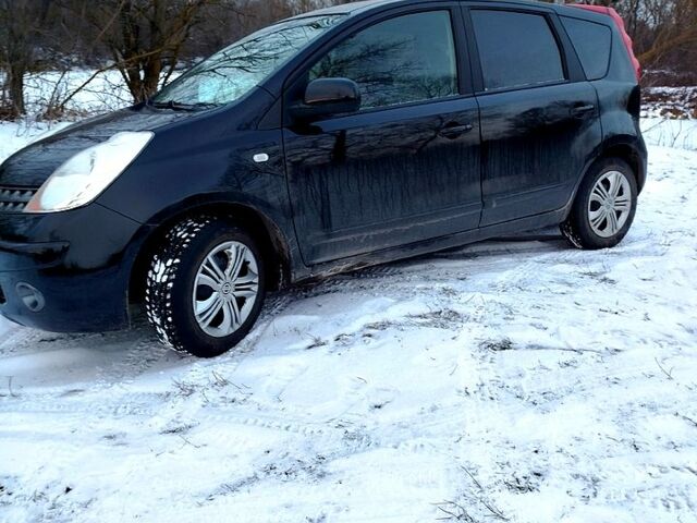 Черный Ниссан Ноут, объемом двигателя 1.6 л и пробегом 20000 тыс. км за 6200 $, фото 3 на Automoto.ua