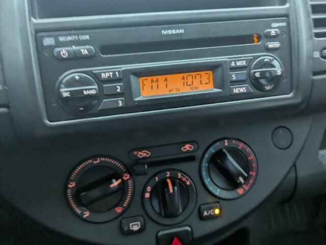 Черный Ниссан Ноут, объемом двигателя 1.4 л и пробегом 262 тыс. км за 4999 $, фото 9 на Automoto.ua