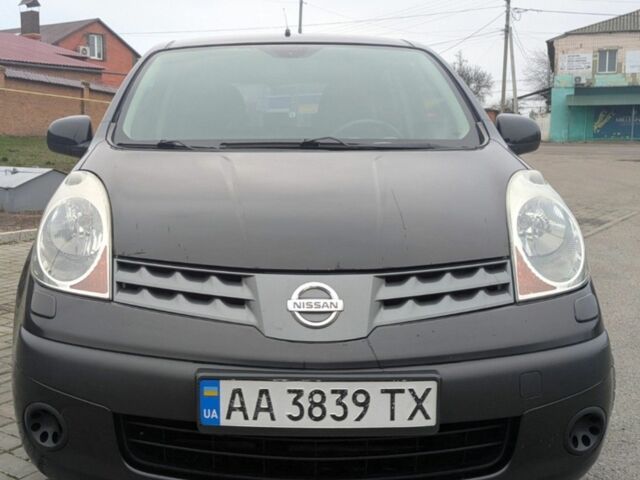 Черный Ниссан Ноут, объемом двигателя 1.4 л и пробегом 262 тыс. км за 4999 $, фото 4 на Automoto.ua